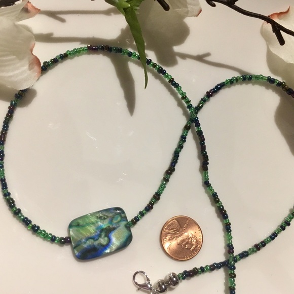 Natural shell green blue necklace - Picture 7 of 8